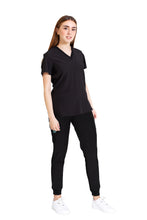 Cargar imagen en el visor de la galería, KIT Estudiantes - Chamarra Fit Jacket Extra Gruesa y Conjunto Quirúrgico con Pant JOGGER Doble Stretch Repelente a fluidos para Dama