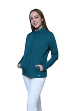 Cargar imagen en el visor de la galería, KIT Estudiantes - Chamarra Fit Jacket Extra Gruesa y Conjunto Quirúrgico con Pant JOGGER Doble Stretch Repelente a fluidos para Dama