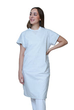 Cargar imagen en el visor de la galería, BATA PACIENTE HA-15 CRUZADA - ANA ISABEL UNIFORMES