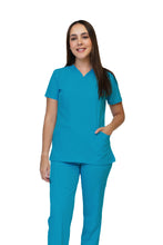 Cargar imagen en el visor de la galería, Conjunto SET Filipina y Pantalón EV-24 KITTY REPELENTE A FLUIDOS-Color VERDE Dama-Ana Isabel Uniformes