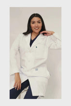 Cargar y reproducir el video en el visor de la galería, Bata Médica y de Laboratorio UNISEX con REPELENTE A FLUIDOS- TELA POPELINA- HA-9599R