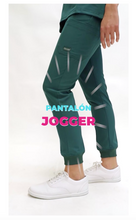 Cargar y reproducir el video en el visor de la galería, Conjunto SET Filipina y Pantalón JOGGER EV-02 Muñin REPELENTE A FLUIDOS-Color GRIS Dama-Ana Isabel Uniformes