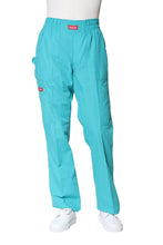 Cargar imagen en el visor de la galería, Conjunto SET Filipina y Pantalón ER-01 Kate -Color VERDE - Dama- Ana Isabel Uniformes