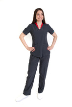 Cargar imagen en el visor de la galería, Conjunto SET Filipina y Pantalón EV-02 Muñin REPELENTE A FLUIDOS-Color PEWTER/ROJO Dama-Ana Isabel Uniformes