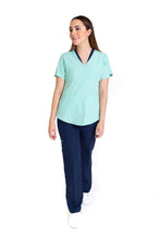 Cargar imagen en el visor de la galería, Conjunto SET Filipina y Pantalón EV-02 Muñin REPELENTE A FLUIDOS-Color PISTACHE/MARINO con PANT MARINO Dama-Ana Isabel Uniformes