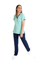Cargar imagen en el visor de la galería, Conjunto SET Filipina y Pantalón EV-04 Tatita REPELENTE A FLUIDOS-Color PISTACHE/MARINO con PANT MARINO Dama-Ana Isabel Uniformes