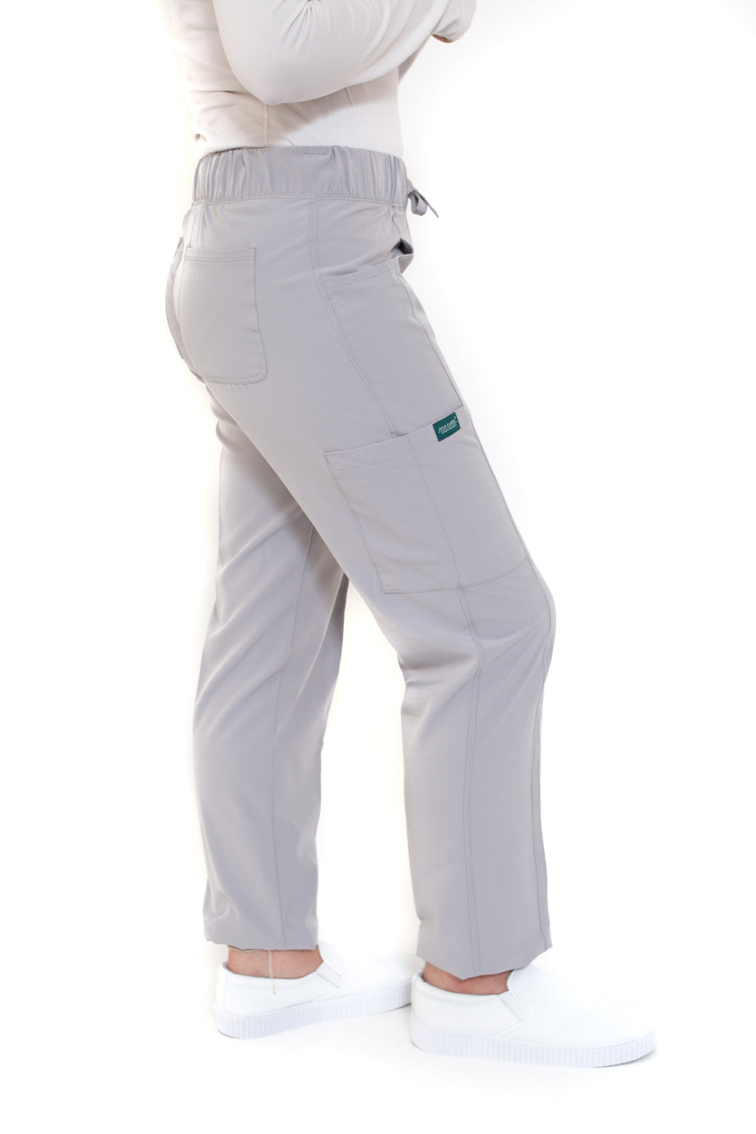 Pantalón Pant EV-120 REPELENTE A FLUIDOS-Color GRIS Dama-Ana Isabel Uniformes