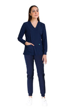 Cargar imagen en el visor de la galería, Conjunto SET Filipina MANGA LARGA y Pantalón JOGGER EV-16 Tatita REPELENTE A FLUIDOS-Color MARINO Dama-Ana Isabel Uniformes