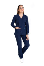 Cargar imagen en el visor de la galería, Conjunto SET Filipina MANGA LARGA y Pantalón EV-16 Tatita REPELENTE A FLUIDOS-Color MARINO Dama-Ana Isabel Uniformes