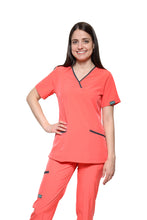 Cargar imagen en el visor de la galería, Conjunto SET Filipina y Pantalón EV-18 CANDY REPELENTE A FLUIDOS-Color Durazno/pewter Dama-Ana Isabel Uniformes