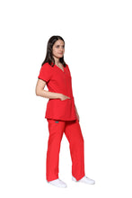 Cargar imagen en el visor de la galería, Conjunto SET Filipina y Pantalón EV-30 Paola con Cierre REPELENTE A FLUIDOS-Color Rojo Dama-Ana Isabel Uniformes