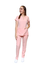 Cargar imagen en el visor de la galería, Conjunto SET Filipina y Pantalón EV-30 Paola con Cierre REPELENTE A FLUIDOS-Color ROSA PASTEL Dama-Ana Isabel Uniformes