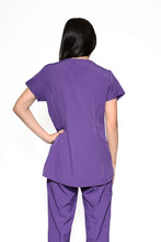 Cargar imagen en el visor de la galería, Conjunto SET Filipina y Pantalón EV-30 Paola con Cierre REPELENTE A FLUIDOS-Color Uva Dama-Ana Isabel Uniformes