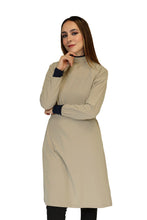 Cargar imagen en el visor de la galería, Bata Médica Quirúrgica COAT LINE de DAMA - DOBLE STRETCH con REPELENTE A FLUIDOS para Dama - EV-26-COATLINE DAMA