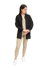 Cargar imagen en el visor de la galería, CHAMARRA WARM UP DOBLE STRETCH CON CIERRE con REPELENTE A FLUIDOS para Dama - EV-25