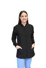 Cargar imagen en el visor de la galería, CHAMARRA WARM UP DOBLE STRETCH CON CIERRE con REPELENTE A FLUIDOS para Dama - EV-25