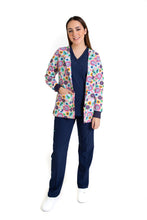 Cargar imagen en el visor de la galería, WARM UP Chamarra Médica - Salida de Hospital - para Dama - Color FLOR/MARINO- KA-38 KAREN MEDICAL FASHION
