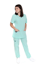 Cargar imagen en el visor de la galería, CONJUNTOS COMBINADOS EV-10-11-13-14-15 - Pantalón Verde y Pistache - REPELENTES DAMA