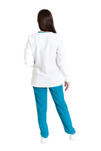 Cargar imagen en el visor de la galería, WARM UP Chamarra Médica - Salida de Hospital - para Dama - Color Blanco- KA-38 KAREN MEDICAL FASHION
