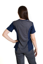 Cargar imagen en el visor de la galería, Conjunto SET Filipina y Pantalón EV-02 Muñin REPELENTE A FLUIDOS-Color MARINO/PEWTER con PANT PEWTER Dama-Ana Isabel Uniformes