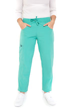 Cargar imagen en el visor de la galería, Pantalón Pant EV-120 REPELENTE A FLUIDOS-Color JADE Dama-Ana Isabel Uniformes