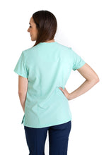 Cargar imagen en el visor de la galería, Conjunto SET Filipina y Pantalón EV-04 Tatita REPELENTE A FLUIDOS-Color PISTACHE/MARINO con PANT MARINO Dama-Ana Isabel Uniformes