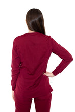 Cargar imagen en el visor de la galería, Filipina Top EV-16 MANGA LARGA Tatita REPELENTE A FLUIDOS-Color VINO Dama-Ana Isabel Uniformes