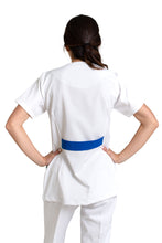 Cargar imagen en el visor de la galería, Conjunto SET Filipina y Pantalón EV-08 Piola REPELENTE A FLUIDOS-Color BLANCO/REY Dama-Ana Isabel Uniformes