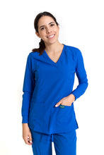 Cargar imagen en el visor de la galería, Conjunto SET Filipina MANGA LARGA y Pantalón EV-16 Tatita REPELENTE A FLUIDOS-Color AZUL REY Dama-Ana Isabel Uniformes