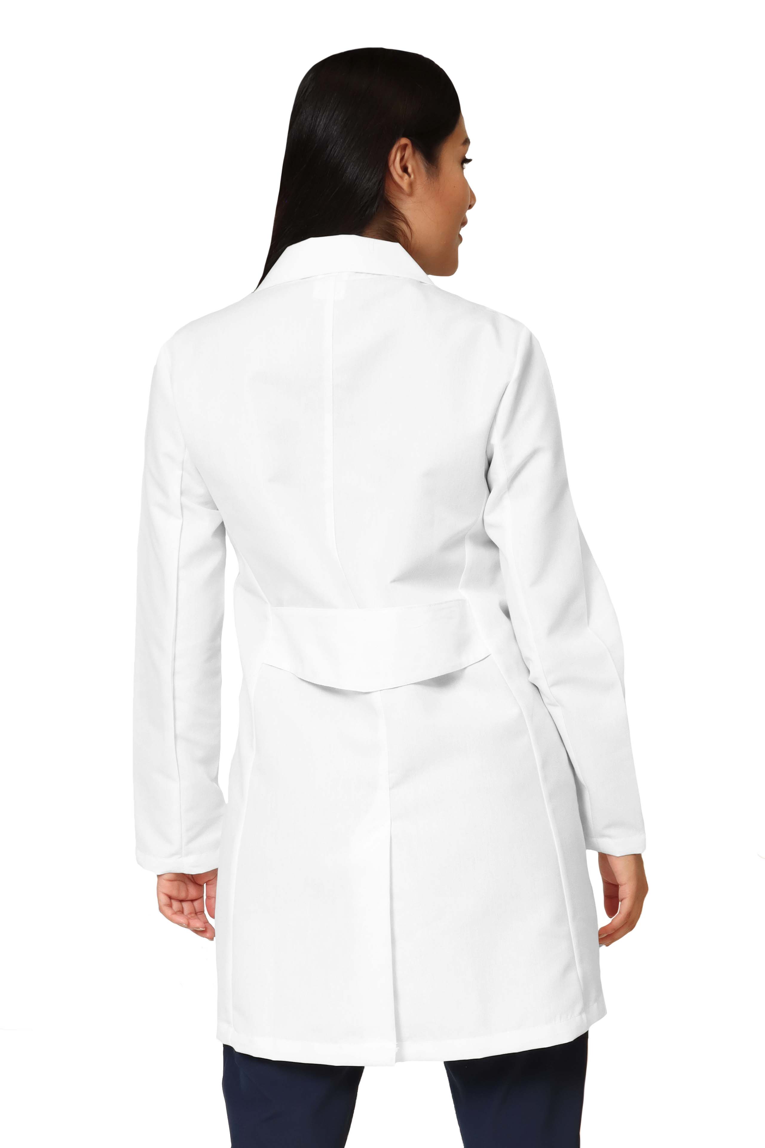 Bata Médica de Dama REPELENTE A FLUIDOS KA-39R-Bata BOTÓN OCULTO-Karen Medical Fashion