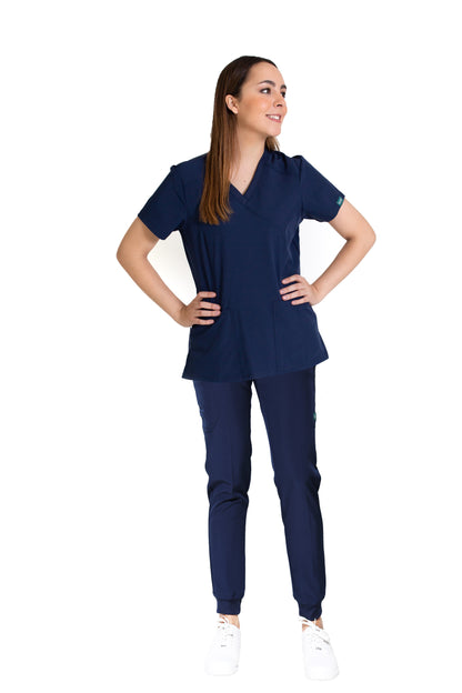 KIT Estudiantes - Chamarra Fit Jacket Extra Gruesa y Conjunto Quirúrgico con Pant JOGGER Doble Stretch Repelente a fluidos para Dama