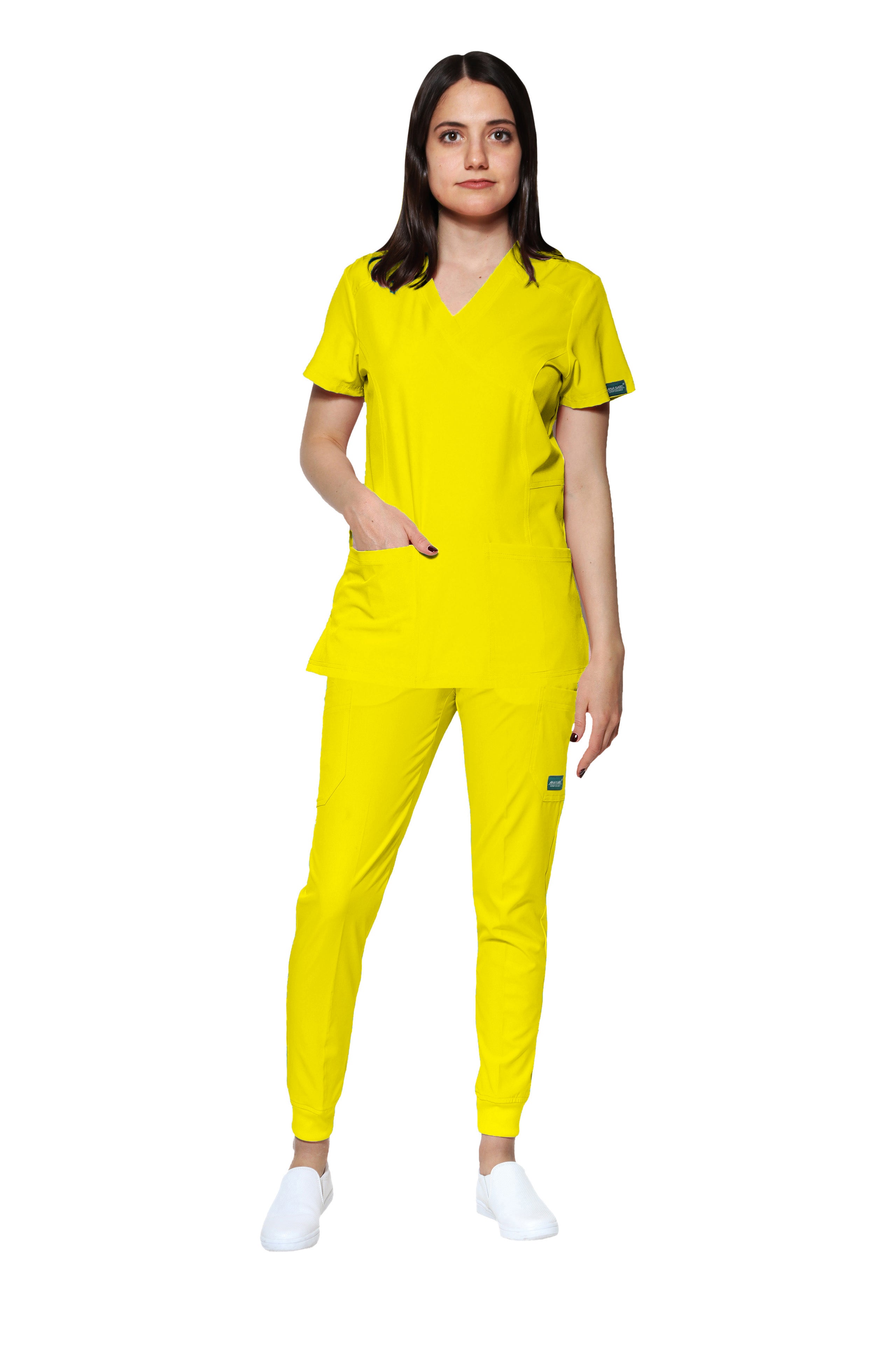 KIT Estudiantes - Chamarra Fit Jacket Extra Gruesa y Conjunto Quirúrgico con Pant JOGGER Doble Stretch Repelente a fluidos para Dama