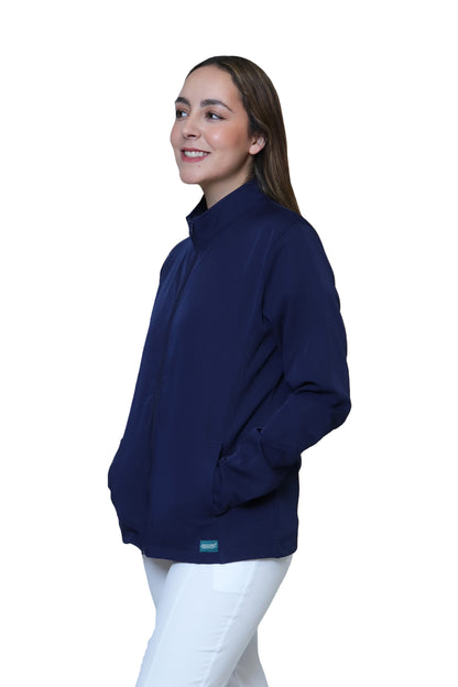 KIT Estudiantes - Chamarra Fit Jacket Extra Gruesa y Conjunto Quirúrgico con Pant Recto Doble Stretch Repelente a fluidos para Dama