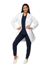 Cargar imagen en el visor de la galería, Bata Médica y de Laboratorio UNISEX con REPELENTE A FLUIDOS- TELA GABARDINA - HA-9599GR
