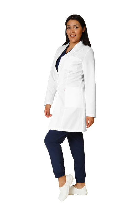 Bata Médica de Laboratorio para Dama KA-34R-ROMBO LARGA- REPELENTE A FLUIDOS- Karen Medical Fashion