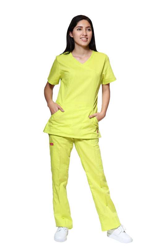 Conjunto SET Filipina y Pantalón ER-05 Titi -Color LIMA- Dama- Ana Isabel Uniformes