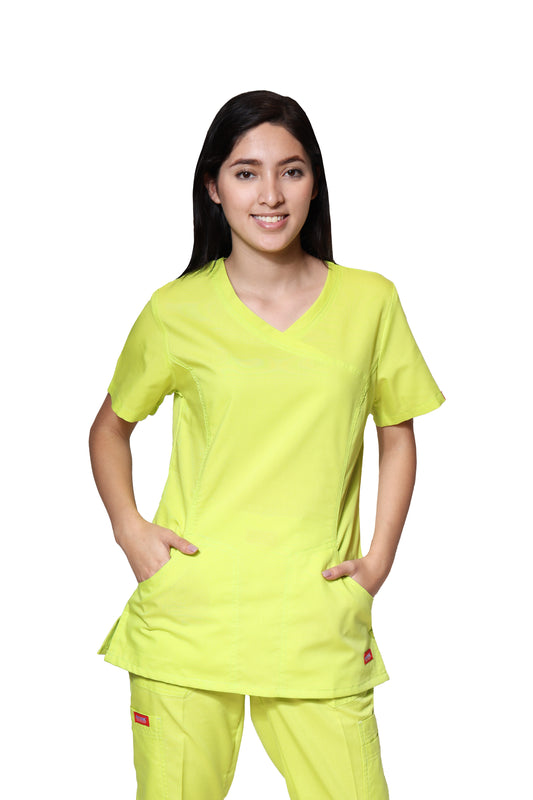 Conjunto SET Filipina y Pantalón ER-05 Titi -Color LIMA- Dama- Ana Isabel Uniformes