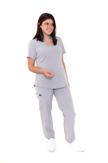 Conjunto SET Filipina y Pantalón EV-02 Muñin REPELENTE A FLUIDOS-Color GRIS Dama-Ana Isabel Uniformes
