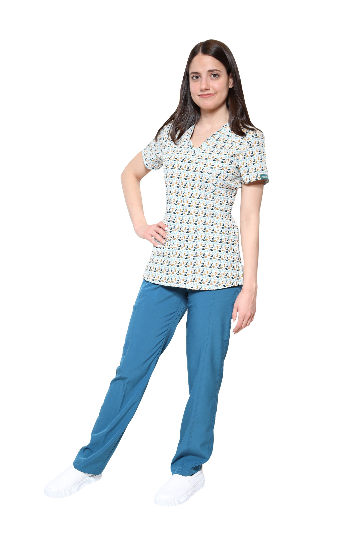 Conjunto SET Filipina y Pantalón EV-04 Tatita REPELENTE A FLUIDOS-Color ESTAMPADO DINOSAURIOS con PANT CARIBE Dama-Ana Isabel Uniformes