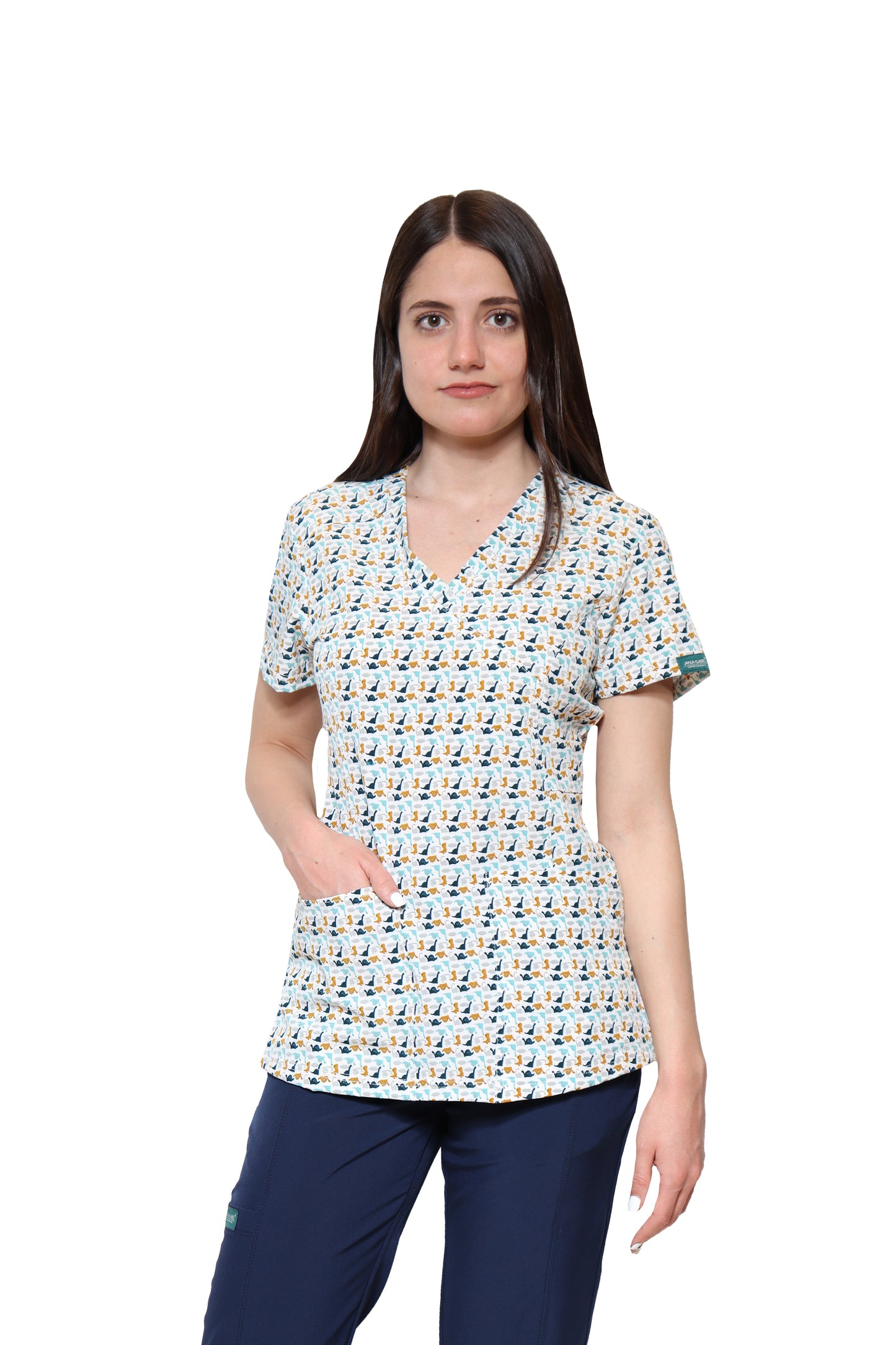 Conjunto SET Filipina y Pantalón EV-04 Tatita REPELENTE A FLUIDOS-Color ESTAMPADO DINOSAURIOS con PANT MARINO Dama-Ana Isabel Uniformes