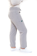Cargar imagen en el visor de la galería, Pantalón Pant EV-120 REPELENTE A FLUIDOS-Color GRIS Dama-Ana Isabel Uniformes
