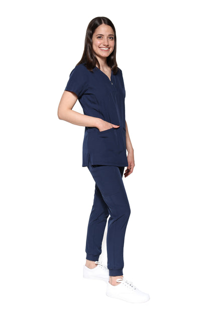Conjunto SET Filipina y Pantalón JOGGER EV-30 Paola REPELENTE A FLUIDOS-Color MARINO Dama-Ana Isabel Uniformes