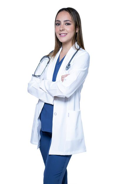 KIT Estudiantes - Bata Doble Stretch Repelente a Fluidos y Conjunto Quirúrgico Repelente con Pant Recto