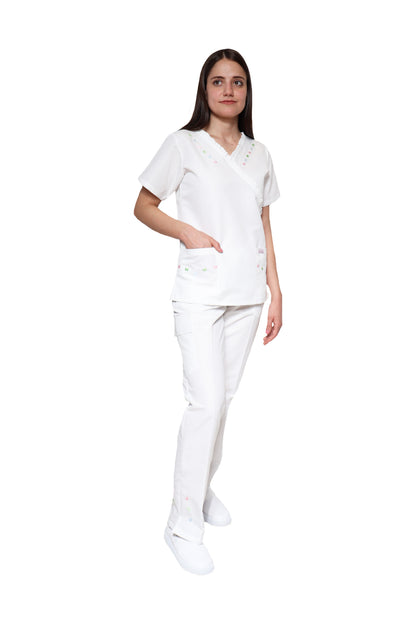 Conjunto SET Filipina y Pantalón KA-56 MARIPOSITAS -Color BLANCO/COLORES- Dama- KAREN MEDICAL FASHION