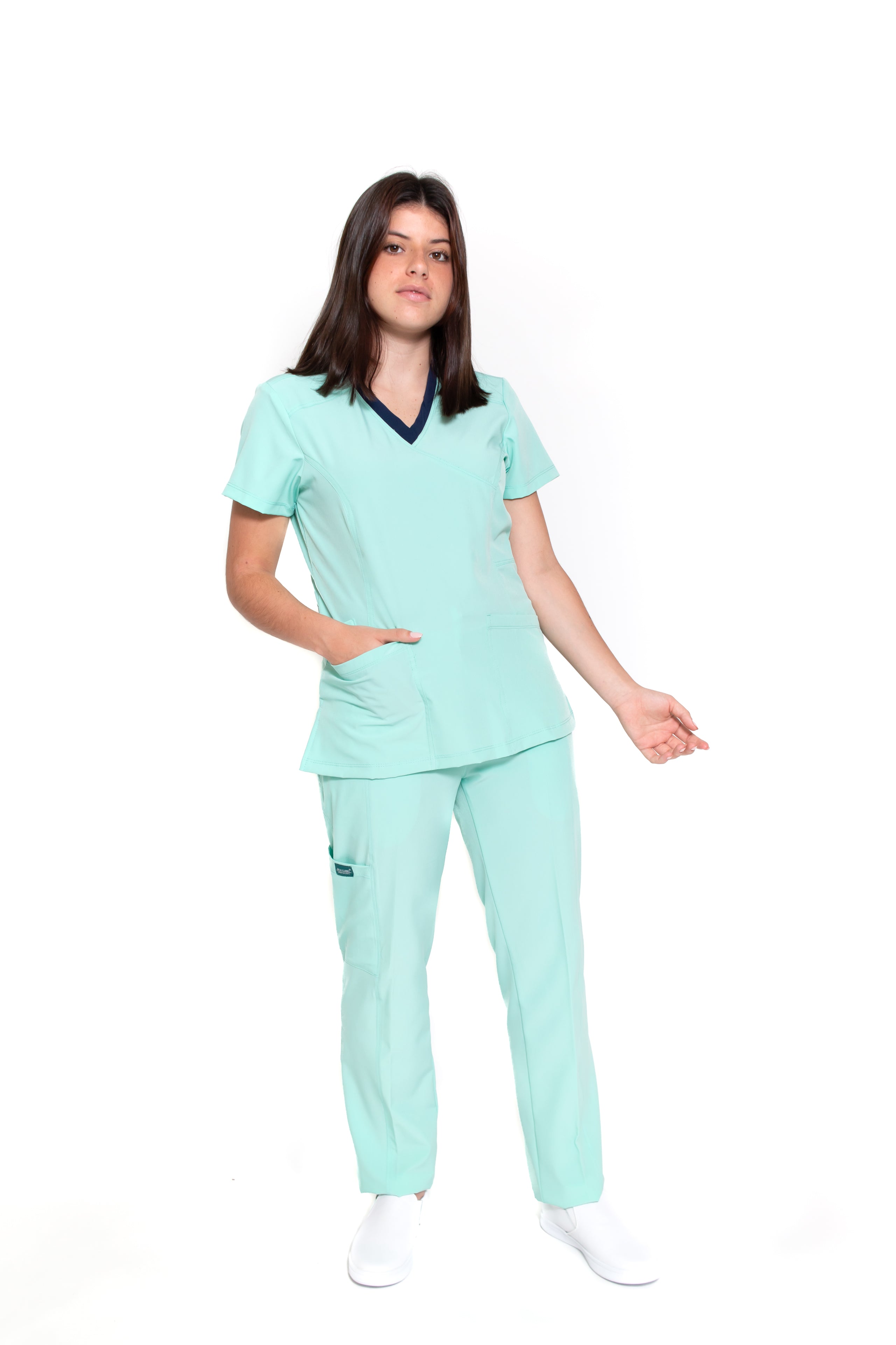 Conjunto SET Filipina y Pantalón EV-04 Tatita REPELENTE A FLUIDOS-Color PISTACHE/MARINO con PANT PISTACHE Dama-Ana Isabel Uniformes