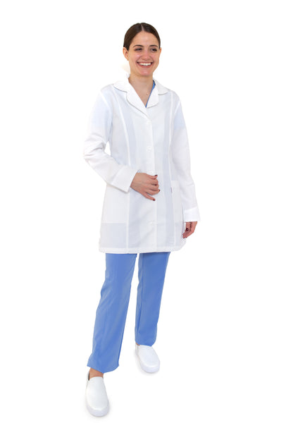 Bata Médica de Laboratorio para Dama KA-32R  CON TECNOLOGÍA REPELENCIA -ALFORZAS-Karen Medical Fashion