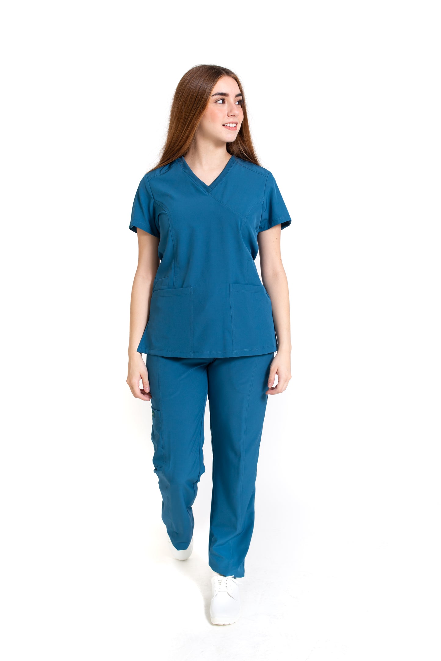 KIT Estudiantes - Bata Doble Stretch Repelente a Fluidos y Conjunto Quirúrgico Repelente con Pant Recto